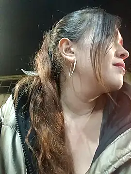 Snapshot of miss_berlyn chatting on 12/05/25, 02:31 miss berlyn online show from 12/05/25, 02:31