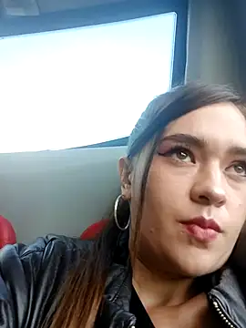 Snapshot of miss_berlyn chatting on 12/14/25, 08:13 miss berlyn online show from 12/14/25, 08:13