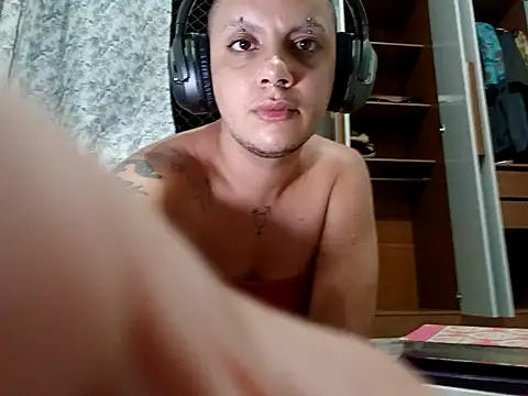 Snapshot of ttransviado chatting on 11/12/25, 05:08 ttransviado online show from 11/12/25, 05:08