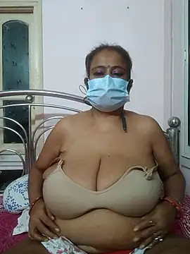 Snapshot of Barna_Love chatting on 12/13/25, 07:53 Barna Love online show from 12/13/25, 07:53