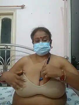 Snapshot of Barna_Love chatting on 04/19/26, 05:56 Barna Love online show from 04/19/26, 05:56