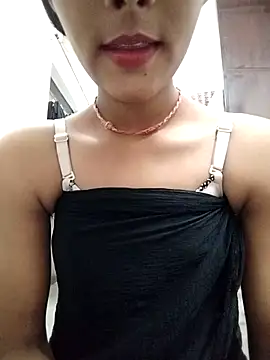 Snapshot of Naina_04 chatting on 09/14/25, 04:17 Naina 04 online show from 09/14/25, 04:17