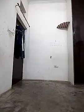 Snapshot of Naina_04 chatting on 09/21/25, 04:52 Naina 04 online show from 09/21/25, 04:52