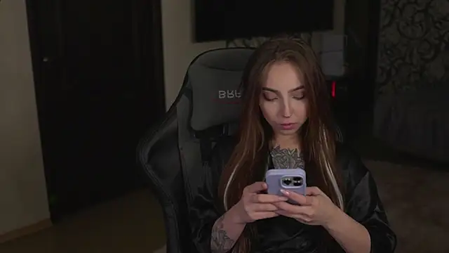 Snapshot of lis_silver chatting on 11/12/25, 11:21 lis silver online show from 11/12/25, 11:21