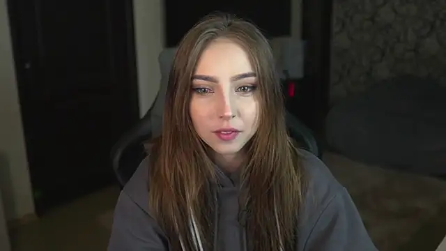 Snapshot of lis_silver chatting on 11/29/25, 04:54 lis silver online show from 11/29/25, 04:54