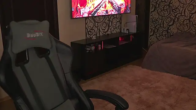 Snapshot of lis_silver chatting on 11/30/25, 06:12 lis silver online show from 11/30/25, 06:12