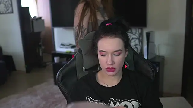 Snapshot of lis_silver chatting on 01/13/26, 08:19 lis silver online show from 01/13/26, 08:19