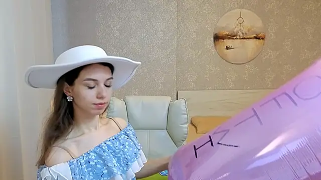 Snapshot of KellyShines chatting on 06/15/26, 01:24 KellyShines online show from 06/15/26, 01:24