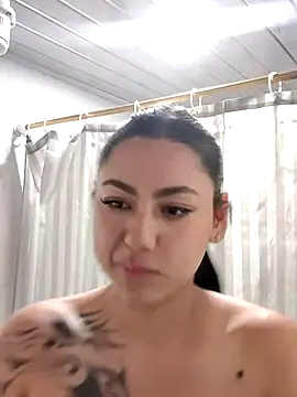 Snapshot of Megara_25 chatting on 10/25/25, 01:13 Megara 25 online show from 10/25/25, 01:13