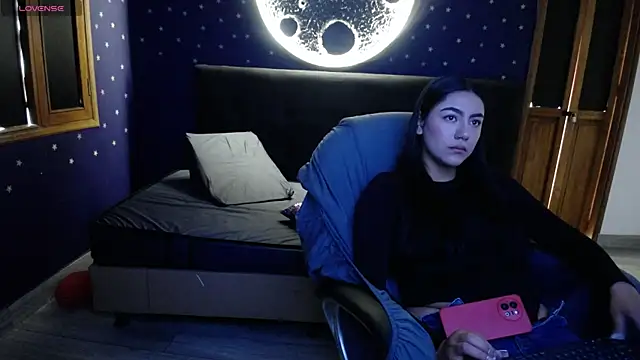 Megara 25 online show from 04/10/26, 03:06