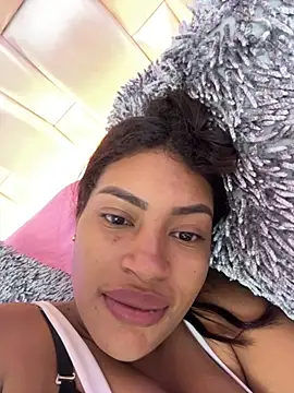 Snapshot of AmberMoss1 chatting on 10/06/25, 07:44 AmberMoss1 online show from 10/06/25, 07:44