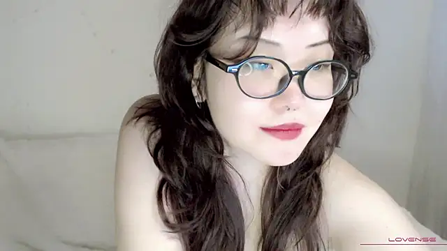 tsunade chan online show from 12/19/25, 04:41