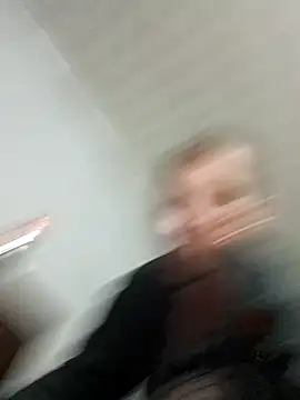 Snapshot of Johan199118 chatting on 11/18/25, 08:02 Johan199118 online show from 11/18/25, 08:02