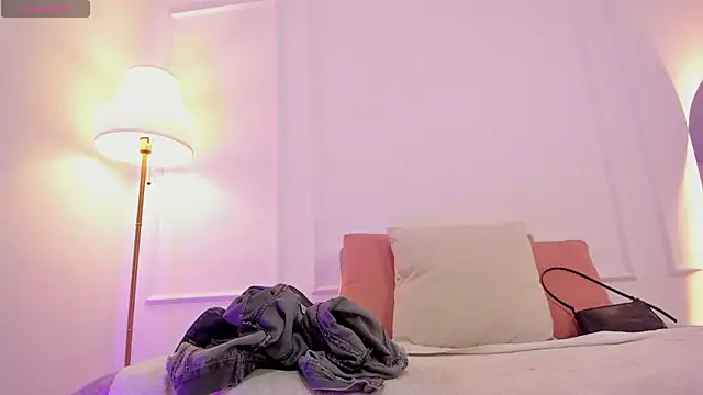 angelica cross  online show from 10/26/25, 12:22