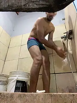 Snapshot of Emabracamonte95 chatting on 11/07/25, 08:20 Emabracamonte95 online show from 11/07/25, 08:20