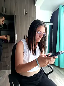 stivenlujan69 online show from 11/17/25, 01:39