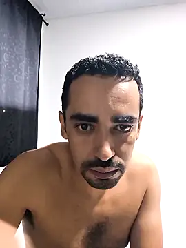 stivenlujan69 online show from 11/27/25, 10:45