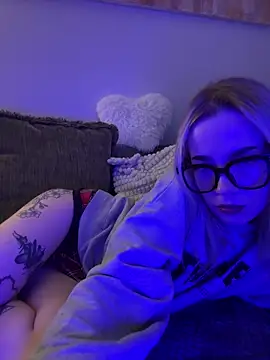 marnemzavar444 online show from 11/30/25, 08:02