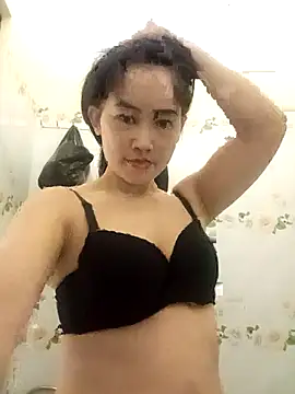 Snapshot of besa4 chatting on 11/26/25, 01:45 besa4 online show from 11/26/25, 01:45