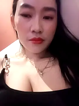 Snapshot of besa4 chatting on 12/18/25, 02:12 besa4 online show from 12/18/25, 02:12