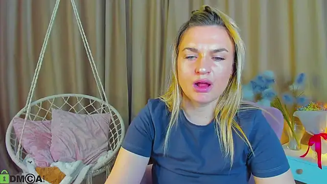 Marie Ellie online show from 04/17/26, 02:03