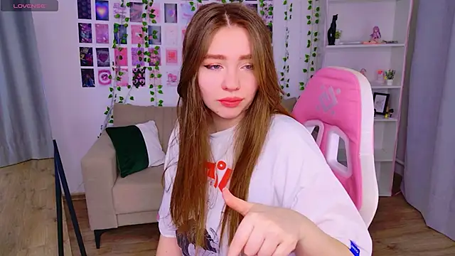 Moon  Bunny online show from 03/20/26, 01:38