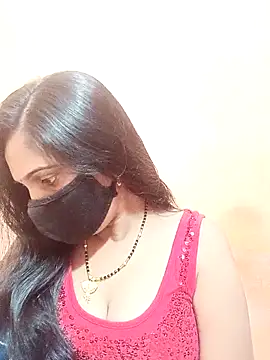 Snapshot of Payal-001 chatting on 10/18/25, 07:47 Payal-001 online show from 10/18/25, 07:47