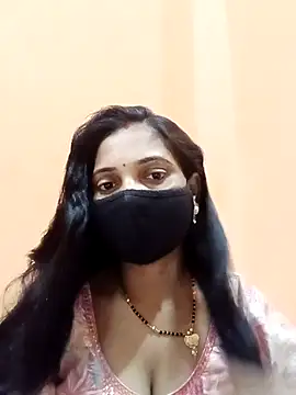 Snapshot of Payal-001 chatting on 10/24/25, 12:45 Payal-001 online show from 10/24/25, 12:45
