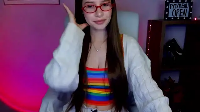 LuxMaya online show from 05/18/26, 06:30