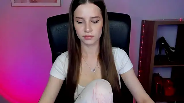 LuxMaya online show from 05/20/26, 06:30