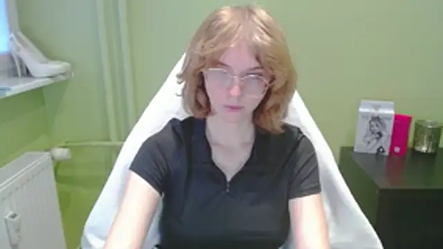 juicyPenny online show from 12/16/25, 07:35