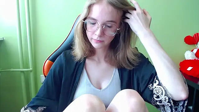 juicyPenny online show from 04/17/26, 06:27