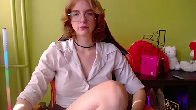 Snapshot of juicyPenny chatting on 06/20/26, 06:27 juicyPenny online show from 06/20/26, 06:27