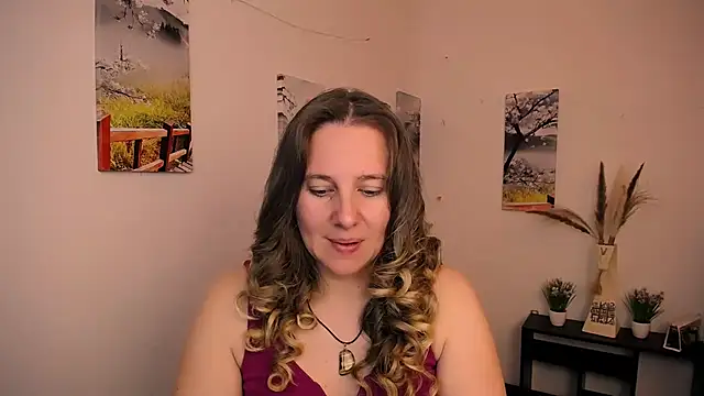 Snapshot of Darklure_ chatting on 09/09/25, 08:52 Darklure online show from 09/09/25, 08:52