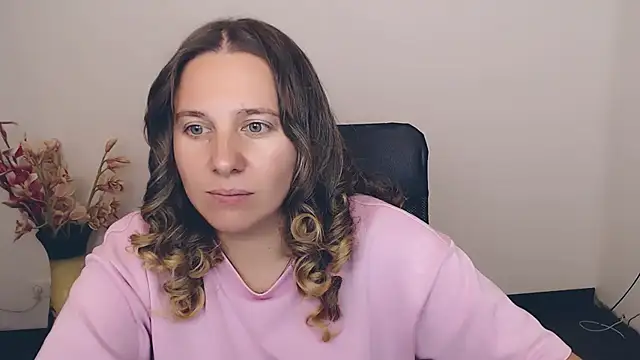 Snapshot of Darklure_ chatting on 09/14/25, 06:07 Darklure online show from 09/14/25, 06:07