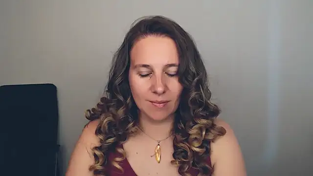 Snapshot of Darklure_ chatting on 09/23/25, 02:20 Darklure online show from 09/23/25, 02:20