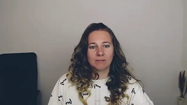 Snapshot of Darklure_ chatting on 09/25/25, 04:16 Darklure online show from 09/25/25, 04:16