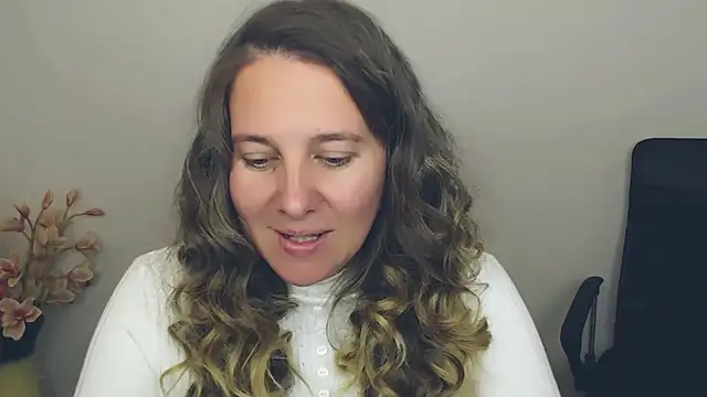 Snapshot of Darklure_ chatting on 10/01/25, 09:21 Darklure online show from 10/01/25, 09:21