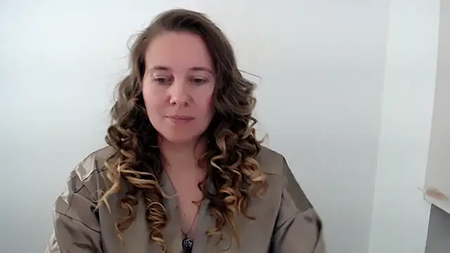 Snapshot of Darklure_ chatting on 10/04/25, 04:38 Darklure online show from 10/04/25, 04:38