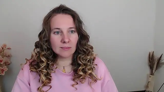 Snapshot of Darklure_ chatting on 10/07/25, 10:29 Darklure online show from 10/07/25, 10:29