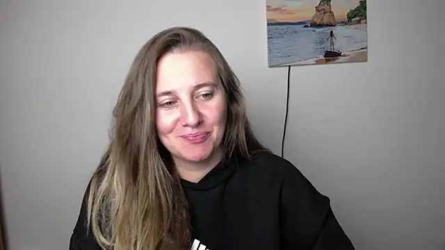 Snapshot of Darklure_ chatting on 10/09/25, 02:15 Darklure online show from 10/09/25, 02:15