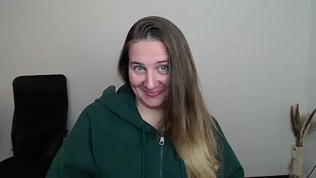 Snapshot of Darklure_ chatting on 10/17/25, 03:25 Darklure online show from 10/17/25, 03:25