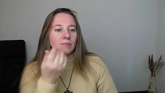 Snapshot of Darklure_ chatting on 10/21/25, 11:22 Darklure online show from 10/21/25, 11:22