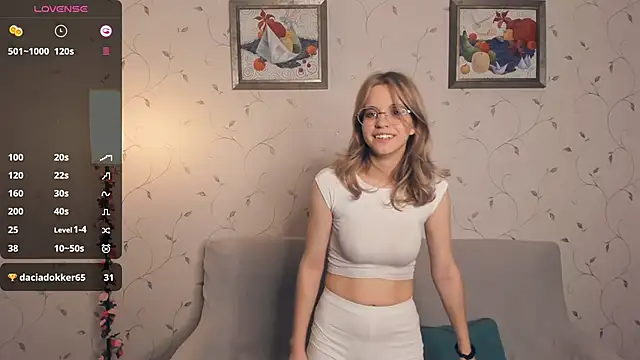 Snapshot of JoanBaggott chatting on 11/19/25, 08:09 JoanBaggott online show from 11/19/25, 08:09