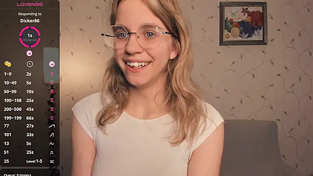 Snapshot of JoanBaggott chatting on 11/30/25, 07:40 JoanBaggott online show from 11/30/25, 07:40