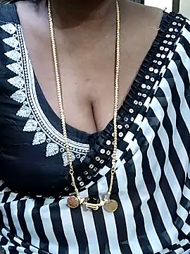 shobini online show from 10/21/25, 03:46