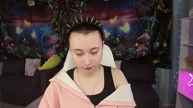 ClaraParks online show from 04/07/26, 07:58