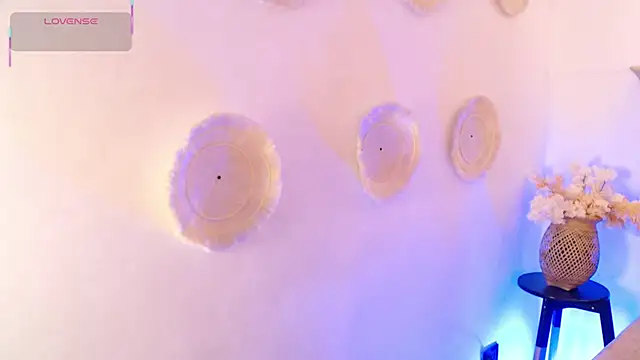 Dulcey  online show from 12/05/25, 03:26