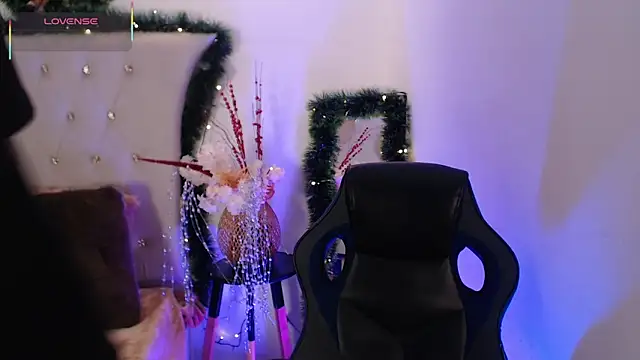 Dulcey  online show from 12/20/25, 04:08