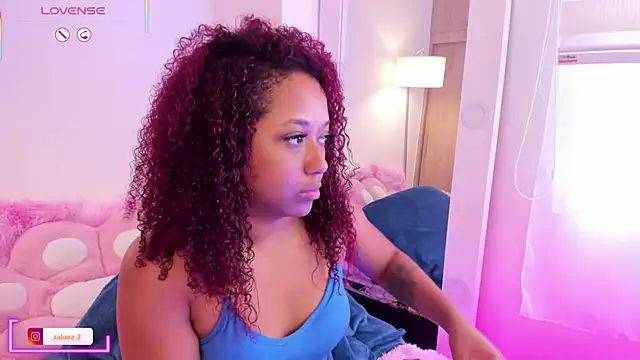 Snapshot of _Zahara_ chatting on 12/18/25, 01:28 Zahara online show from 12/18/25, 01:28